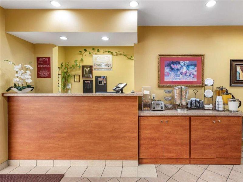 Econo Lodge Louisville Airport Eksteriør billede