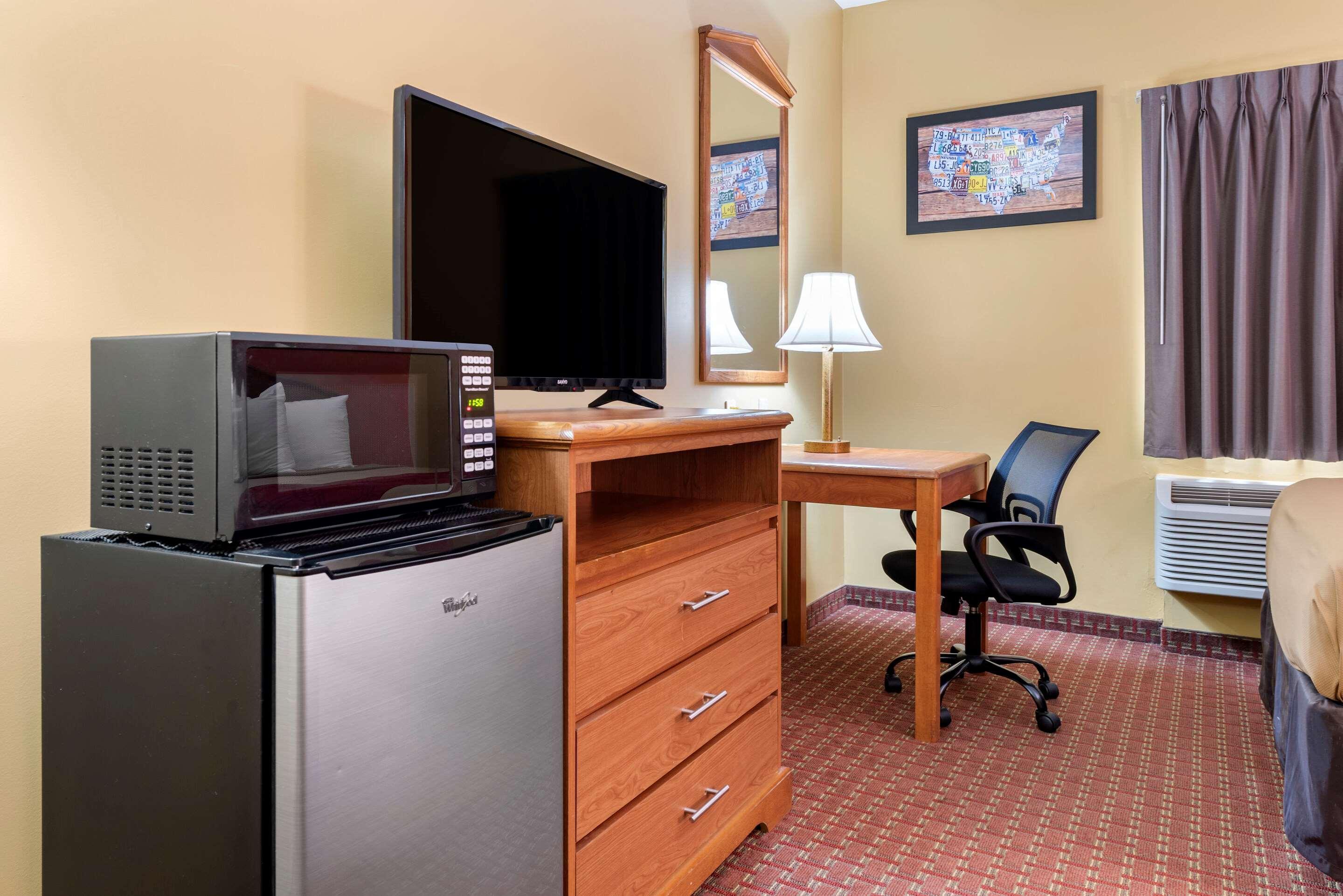 Econo Lodge Louisville Airport Eksteriør billede