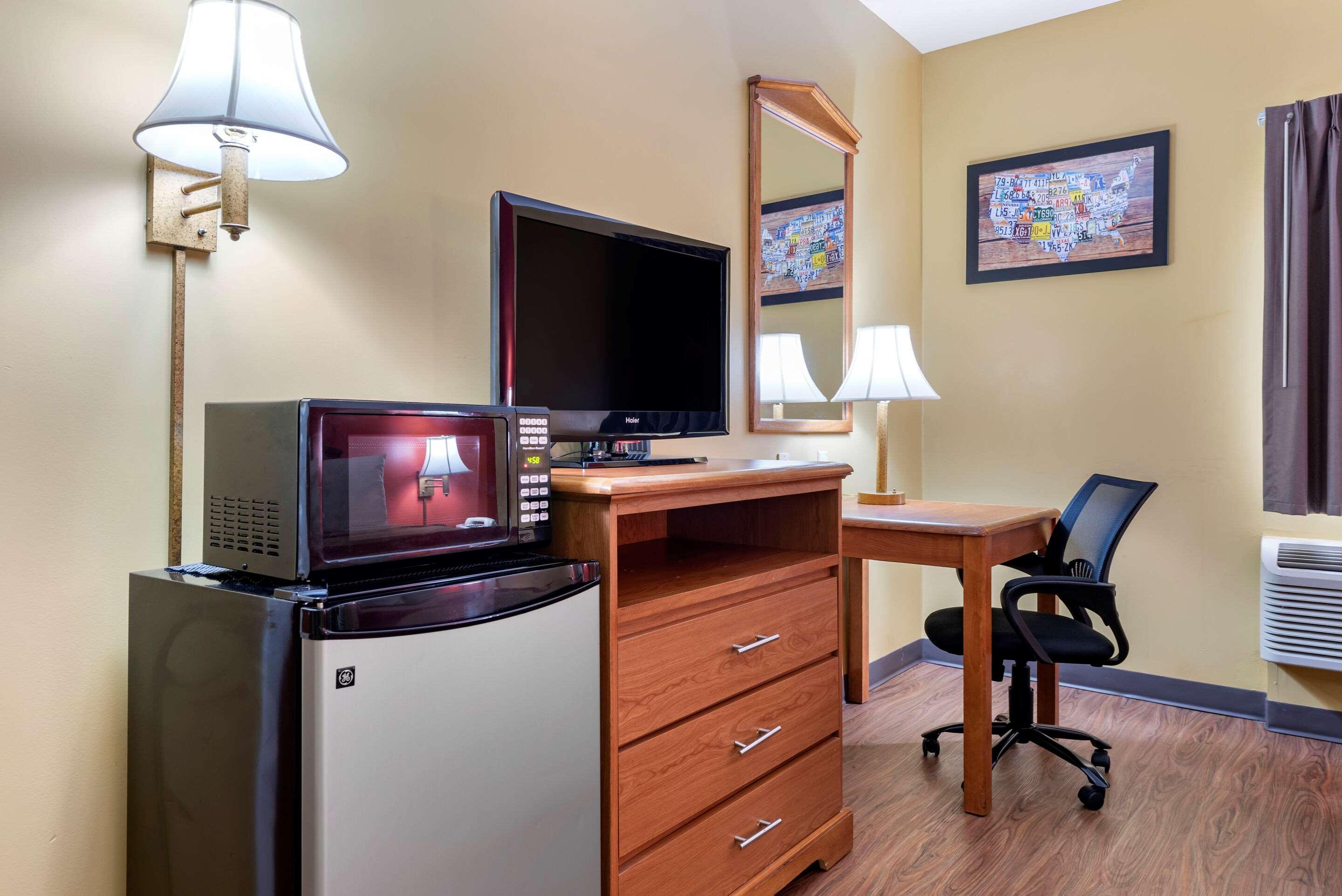 Econo Lodge Louisville Airport Eksteriør billede