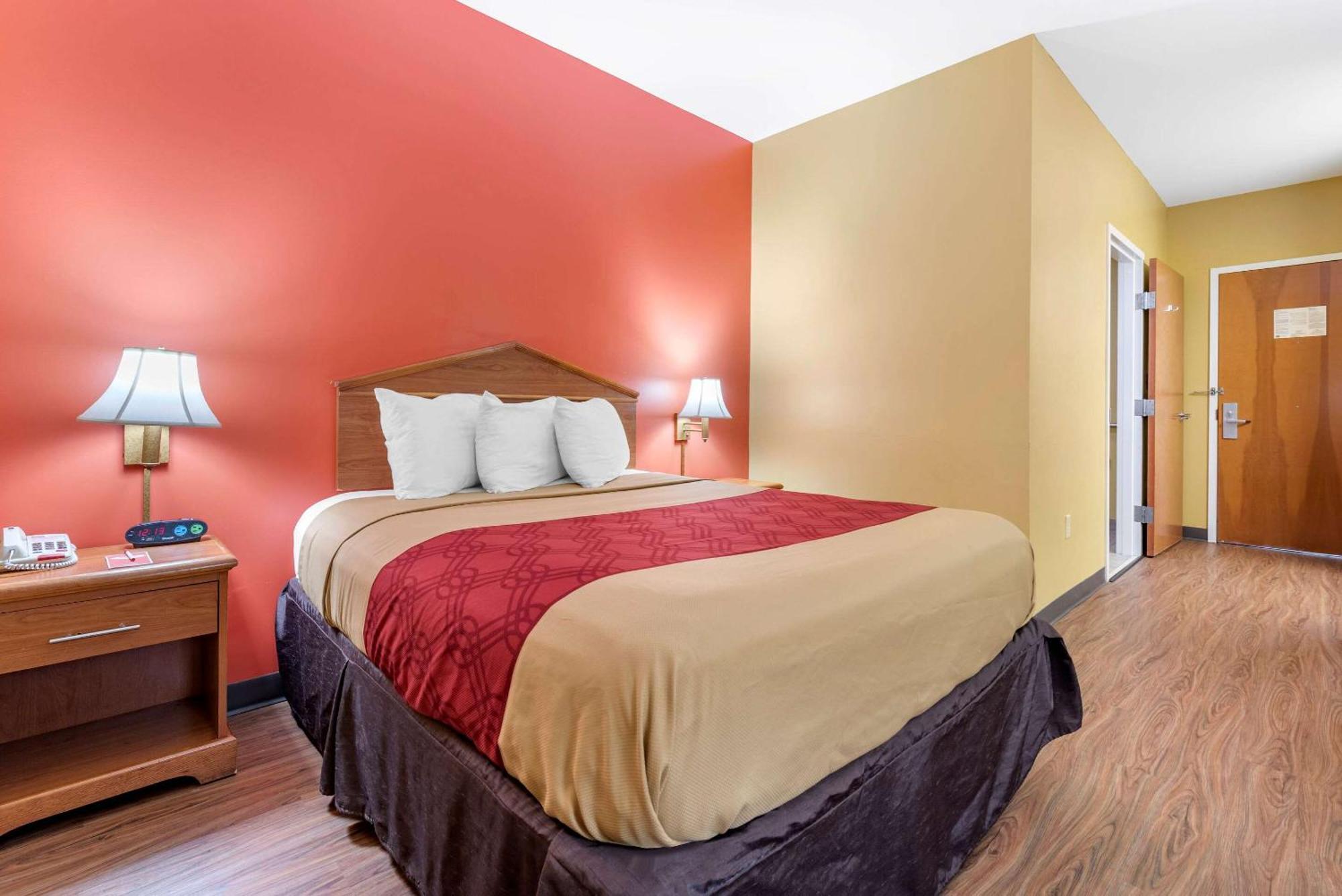 Econo Lodge Louisville Airport Eksteriør billede